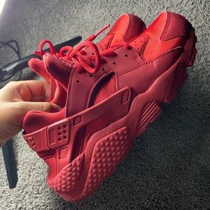 Red huaraches
